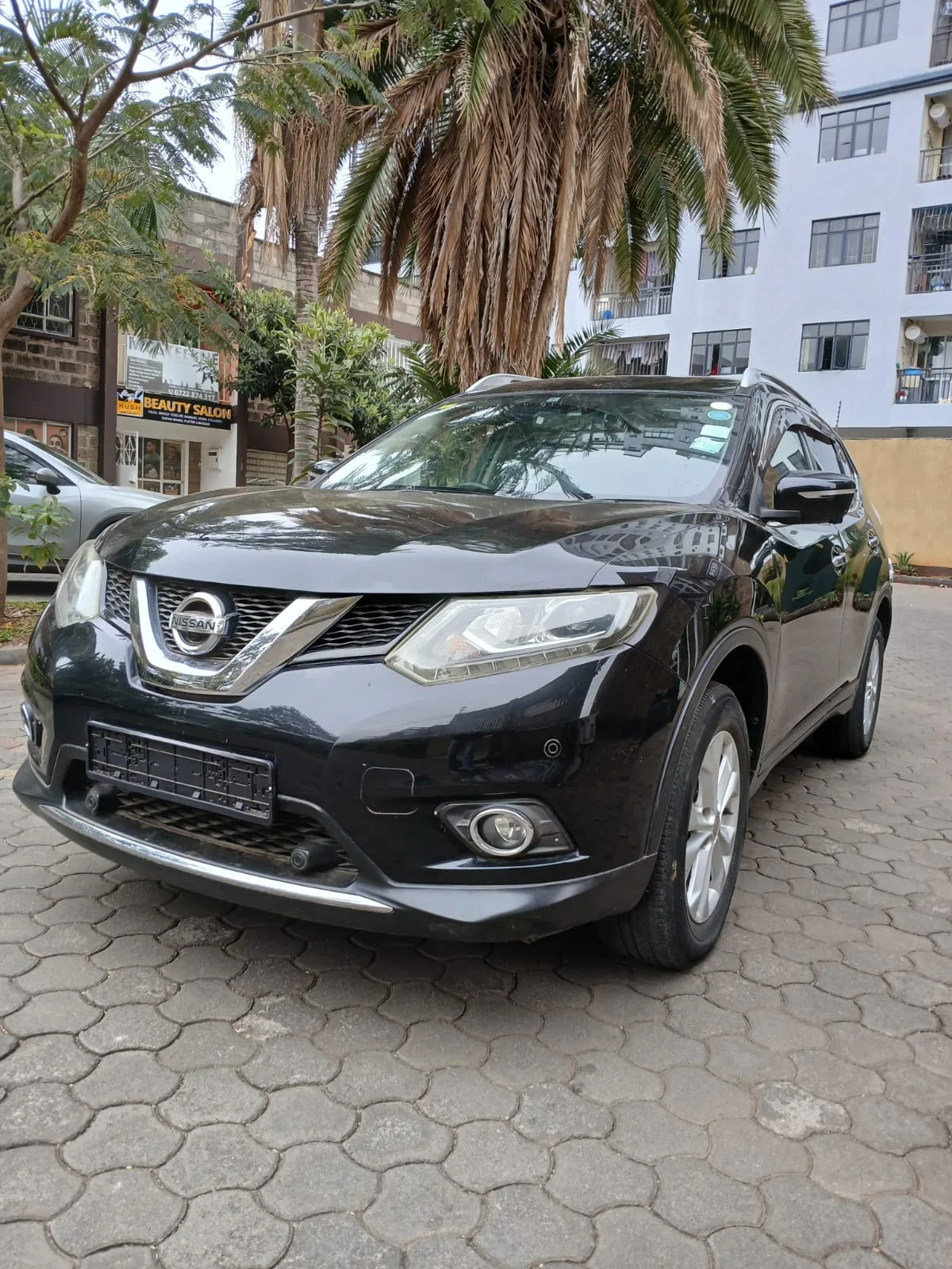 Nissan X-Trail · photo