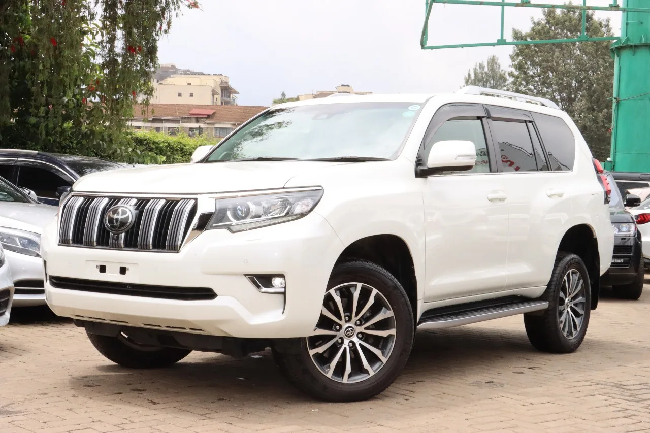 Toyota Land Cruiser Prado · photo