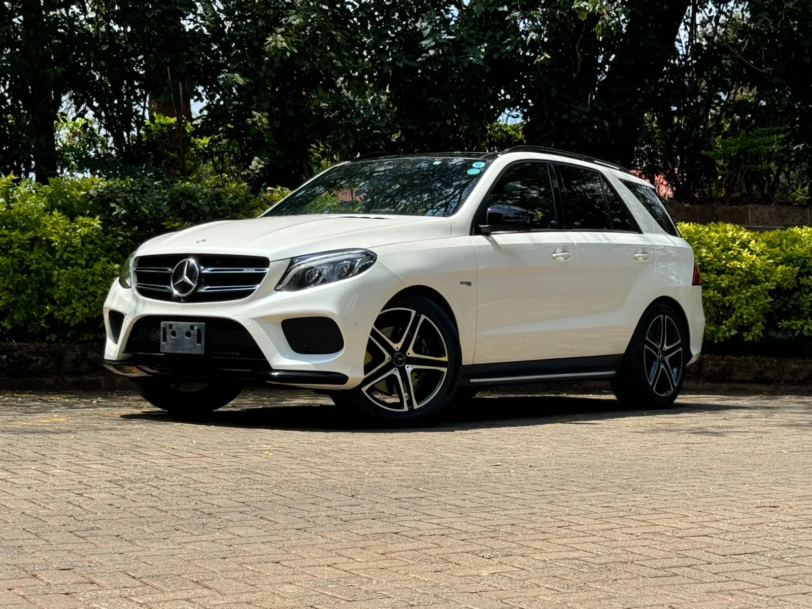 Mercedes-Benz GLE · photo