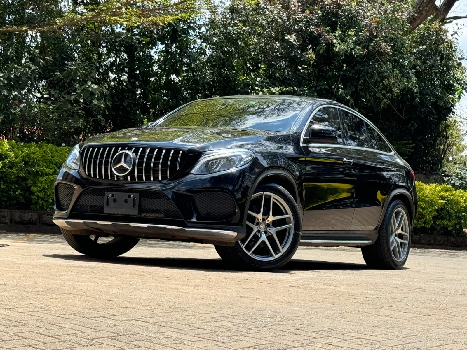 Mercedes-Benz GLE · photo