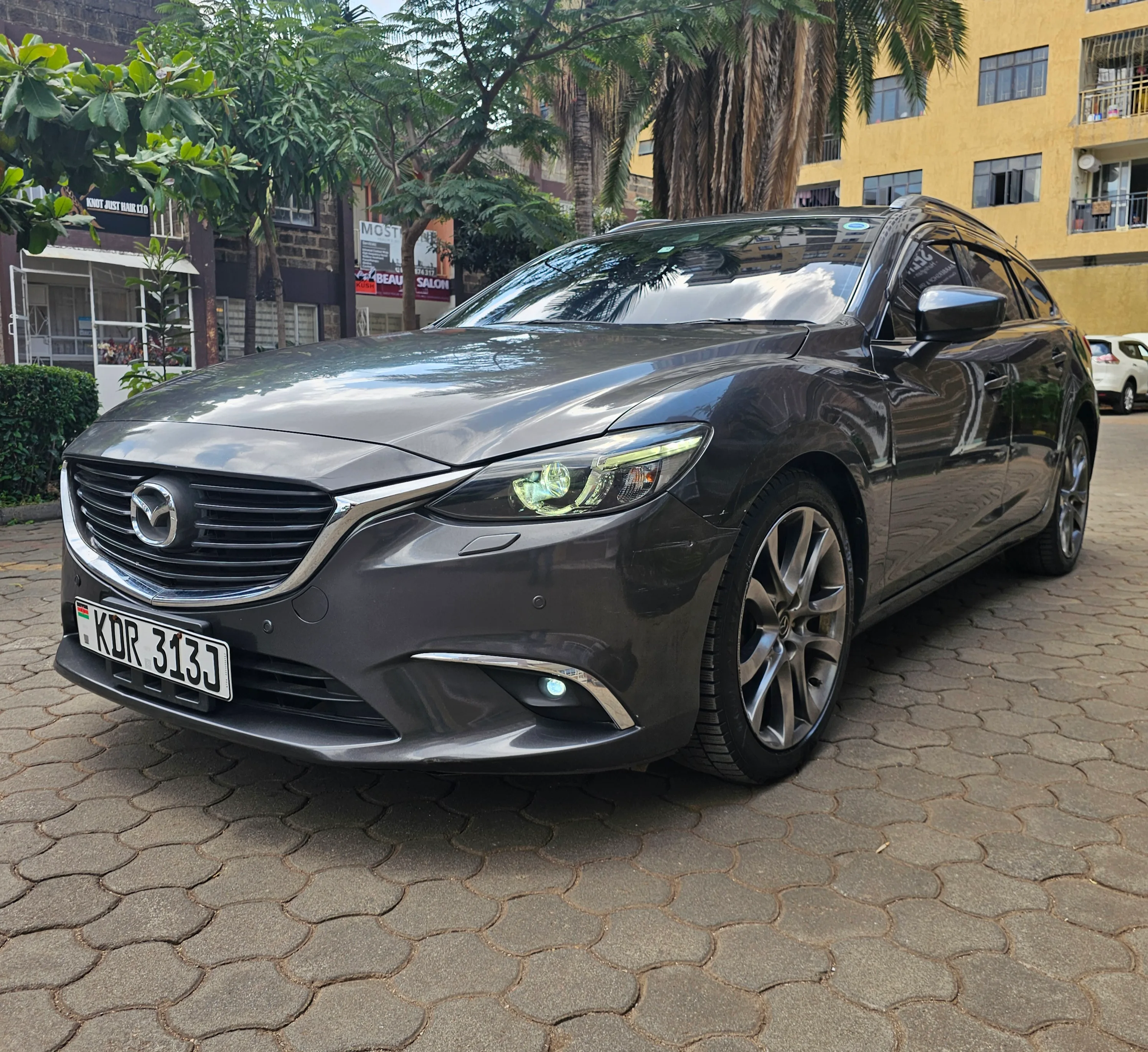Mazda Atenza · photo